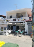 El Chupito outside