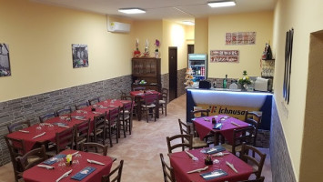 Pizzeria Attenti A Quei Due food