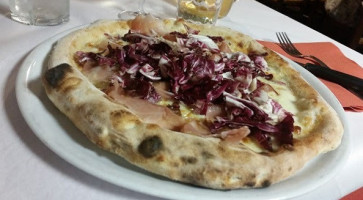 Pizzeria Napule E food