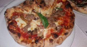 Pizzeria Napule E food