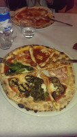 Pizzeria Partenope food