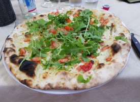 Pizzeria L'infinito food