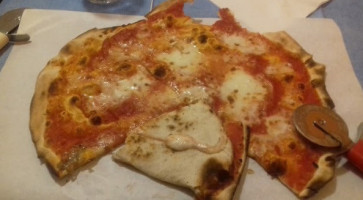 Pizzeria Roma food