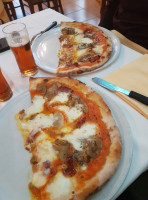 Pizzeria Cozzolino food