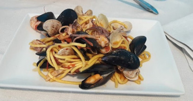 Trattoria Ponte Del Mare food