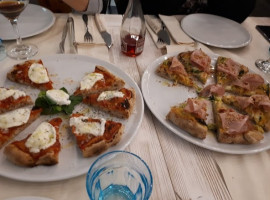 Giangi Pizzeria food