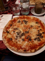 Pizzeria Alpi food