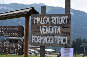 Malga Ritorto outside