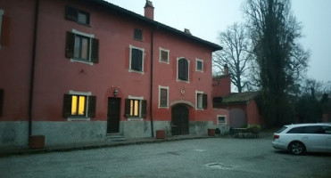 Locanda Villa Tavernago outside