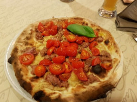 Io Pizza food