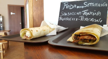 Piadineria La Caveja food