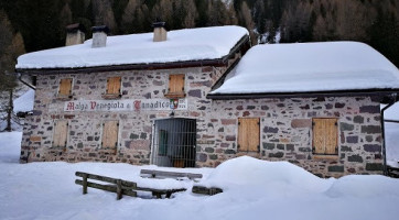 Malga Venegiota Di Tonadico outside