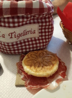 La Tigelleria Di Valeria food