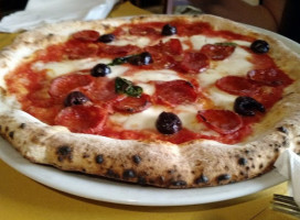 Pizzeria Mediterranea food