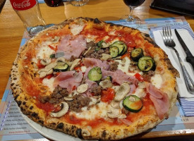 Pizzeria Bella Ischia food