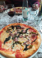 Pizzeria Cheizel food