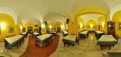 La Cascina inside