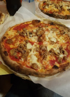 Moris Pizza E Panuozzo food