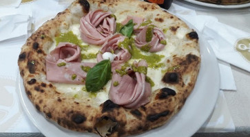 Pizzeria Risto Pub Da Salvatore food