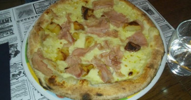 Pizzeria Da Pulcinella food