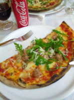 Pizzeria Tozzi food