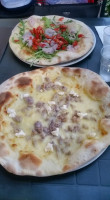 Pizzeria La Suprema food