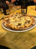 Pizzeria Luna Rossa food