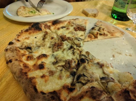 Pizzeria Luna Rossa food