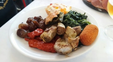 La Trattoria food
