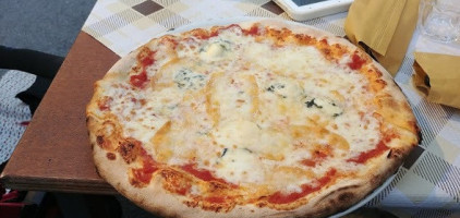 La Bottega Della Pizza food