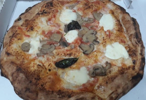 Pizzeria La Sorrisi food