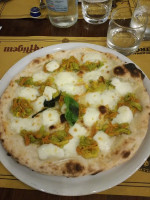 Pizzeria La Regina Scalza food