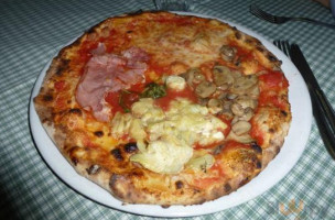 Pizzeria Da Rosetta food