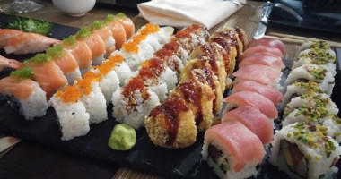 Nishiki Sushi food