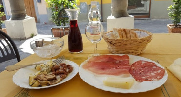 La Loggia food