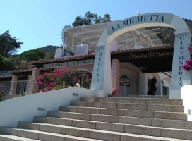 La Michetta outside