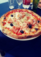 Pizzeria Luna Rossa food