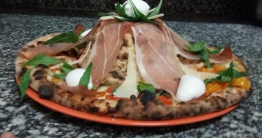 Pizzeria La Lanterna food