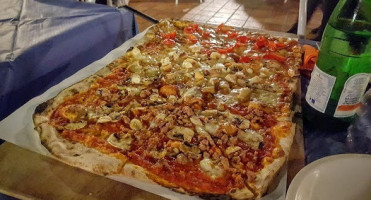 Metropizzeria Gabbiano Rosso food