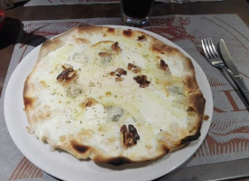 Pizzeria Pizzarda food