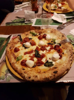 Pizzeria 'o Sarracin food