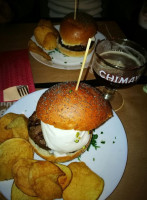 Mmiez Sounds Pub E Birreria food