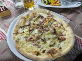 Pizza Service Al Campetto food