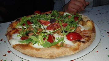 Storik Pizzeria food