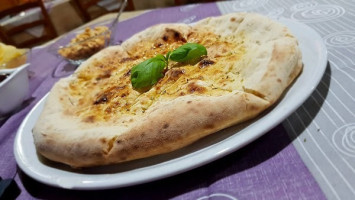 Storik Pizzeria food