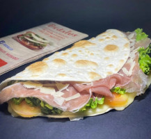 Piadineria Dedalus food