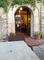 Ritrovo Di Porta Marina inside