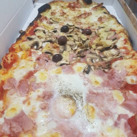 Pizzeria 360 Gradi food