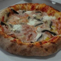 Pizzeria 360 Gradi food