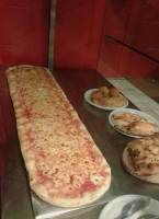 Metro Pizza food